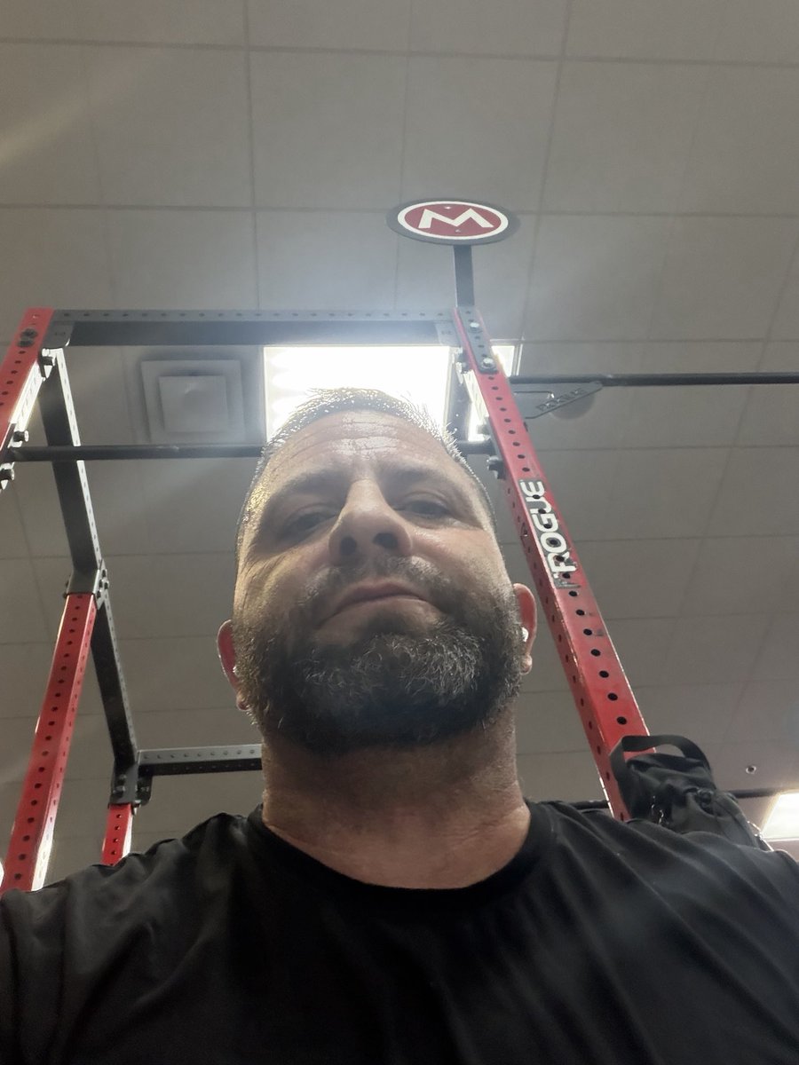 f_dub247's tweet photo. Hump day https://t.co/HDAY1jF54K