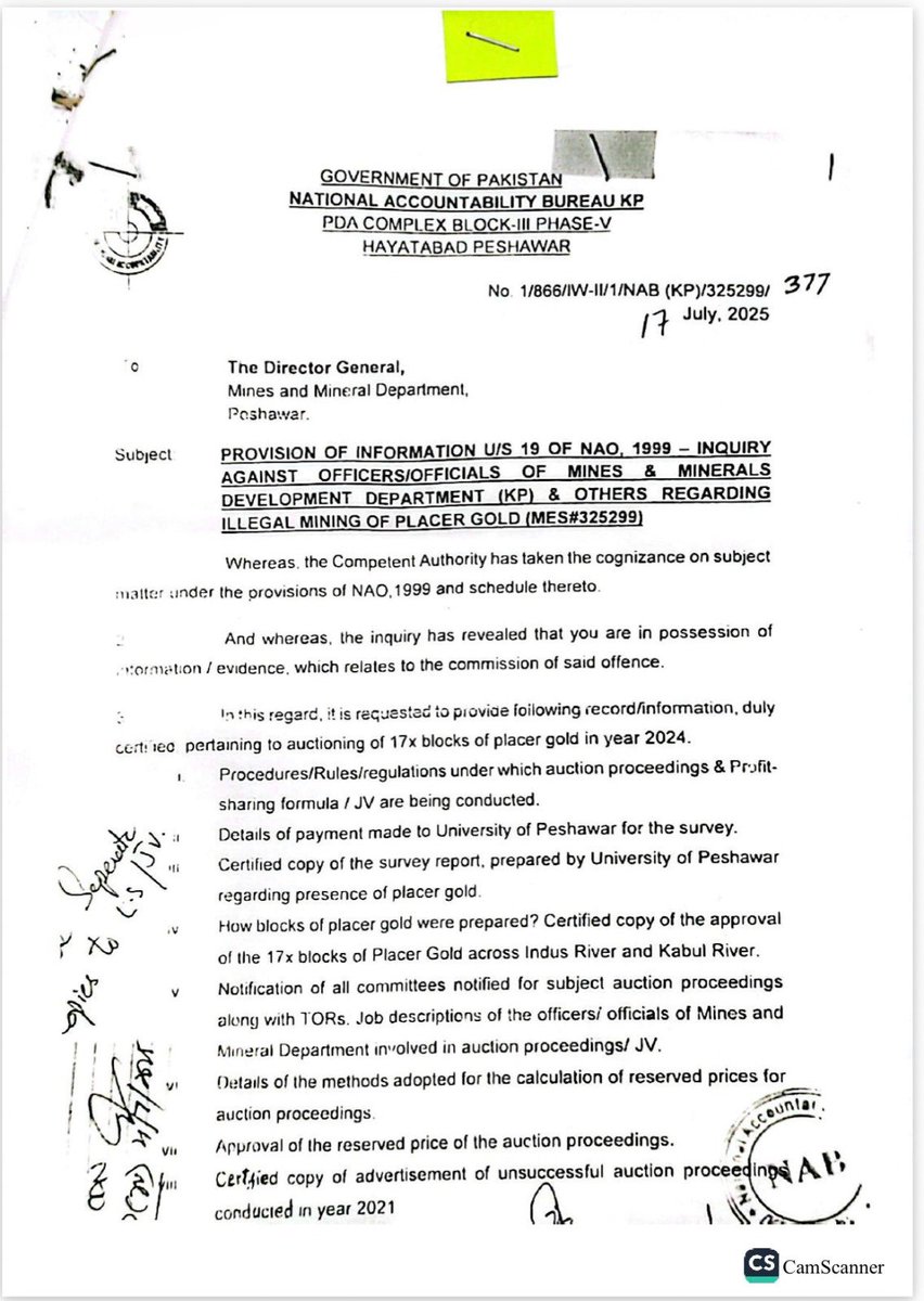 GFarooqi's tweet photo. خیبرپختونخوا کی 14سالہ حکومت کی کرپشن کھلنے لگی ‼️

سب سے پہلے معدنیات mines and minerals کا کھاتہ دیکھ لیں ۔۔۔ ‼️

خیبرپختونخوا میں صرف ایک سال میں محکمہ معدنیات میں 16 ارب 94 کروڑ روپے کی بے ضابطگیوں کا انکشاف

2022 اور 2023 کی آڈٹ رپورٹ کے مطابق غیر قانونی کان کنی سے صوبے کو 8 ارب روپے نقصان پہنچانے کیساتھ ساتھ نادہندہ ٹھیکہ داروں سے 4 ارب 31 کروڑ روپے وصول نہ کئے جا سکے۔

غیر قانونی مائننگ اور بقایاجات کی عدم وصولی سے صوبائی خزانے کو 3 ارب 8 کروڑ روپے اورمختلف اضلاع میں چیک پوسٹوں اور انسپکٹرز کے باوجود غیر قانونی مائننگ جاری رہنے سے 1 ارب 83 کروڑ روپے کا نقصان ہوا۔

کوئلہ، باکسائیٹ، لائم اسٹون اور سوپ اسٹون کانوں کے لیز ہولڈرز سے بقایاجات کی عدم وصولی پر 81 کروڑ روپے، جائنٹ وینچر کے دوران ایڈوانس خالص منافع جمع نہ کرانے پر 58 کروڑ روپے کا نقصان ہوا۔

پشاور میں محکمے کی اراضی کا کرایہ 10 ہزار روپے فی ایکڑ کے بجائے صرف 200 روپے وصول کیا گیا، جس سے 14 کروڑ روپے کا نقصان ہوا۔ کوہاٹ، نوشہرہ، صوابی، ہری پور اور دیگر مقامات پر سمال ڈیم کے لیے مائننگ واجبات کی عدم وصولی سے 53 کروڑ روپے کا نقصان ریکارڈ کیا گیا۔

پشاور، کوہاٹ اور ڈی آئی خان میں معدنیات کے باقاعدہ ٹھیکہ نہ دینے سے 25 کروڑ روپے کا نقصان ہوا، جبکہ مردان میں رائلٹی کے بقایاجات کی عدم وصولی سے 6 کروڑ 36 لاکھ روپے کا نقصان ہوا۔ 

مکمل آڈٹ رپورٹ بھی میرے پاس موجود ہے جس کی تفصیل یہاں بھی مہیا کروں گی اور مزید گھپلے، پروگرام میں بھی آشکار کروں گی ۔۔۔