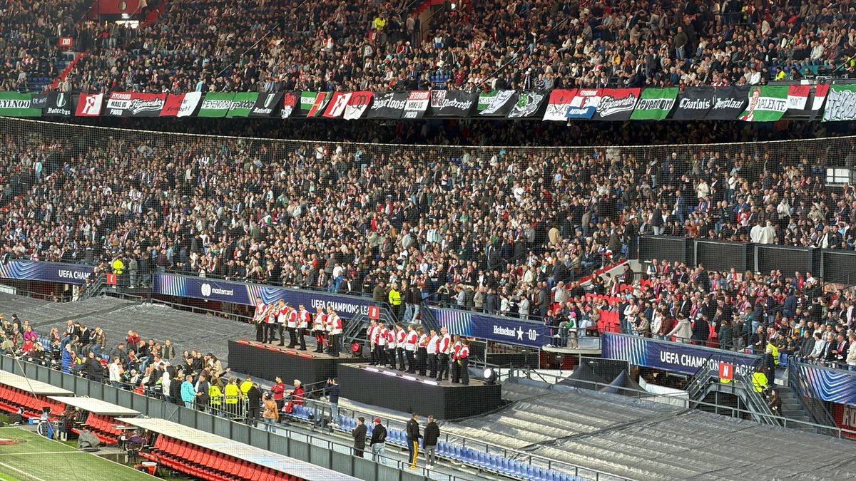 Marc1908_'s tweet photo. Eindelijk weer een team die er 110% voor gaat, genoten! https://t.co/HiwAvhS2uB