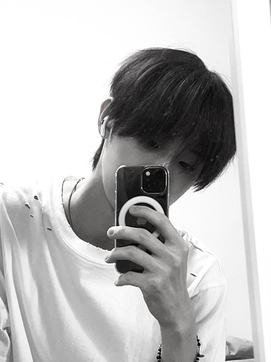 opalescentgaze's tweet photo. accidentally deleted my file instead of hitting share . https://t.co/YB1iDEFCTf