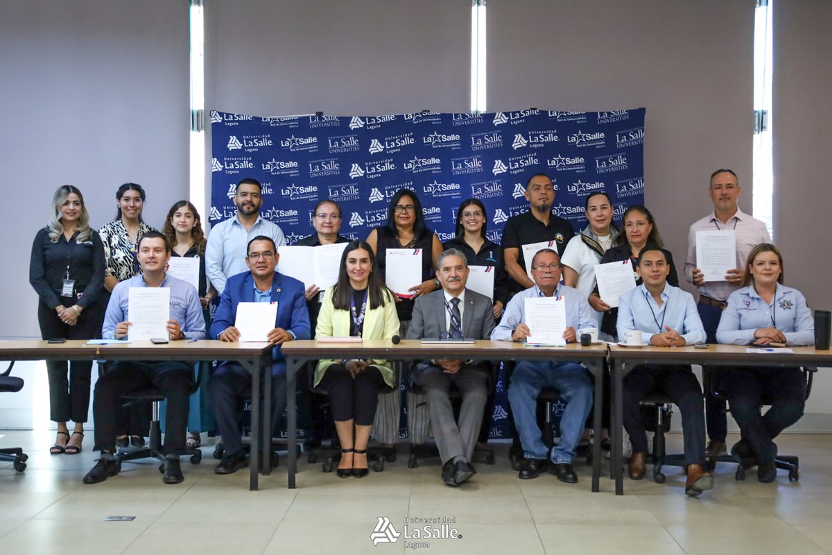 lasallelaguna's tweet photo. ¡Unidos por una comunidad que cuida! 🤝

En Universidad La Salle Laguna llevamos a cabo la Firma de Compromiso de la Red Comunidad que Cuida, un encuentro que reunió a representantes de empresas, asociaciones civiles e instituciones comprometidas con el bienestar emocional de nuestra región.

A través de esta iniciativa, reafirmamos nuestro compromiso de sumar esfuerzos, fortalecer alianzas e impulsar acciones conjuntas para la promoción y el cuidado de la salud mental. 🧠✨

Porque el bienestar emocional es una responsabilidad compartida y juntos podemos construir una comunidad más consciente, solidaria y comprometida.

💙 ¡Sigamos construyendo una comunidad que cuida!