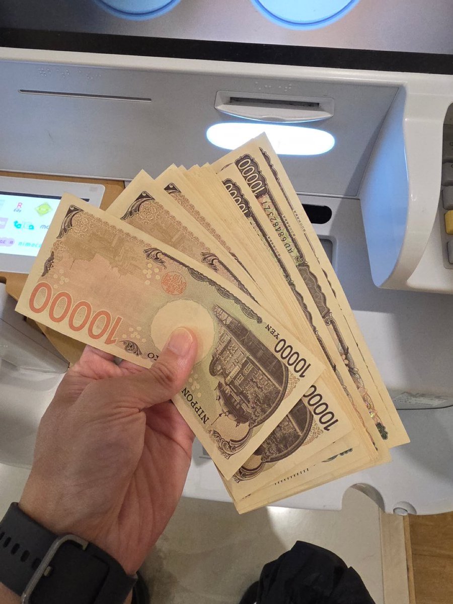 Paypayf6wl's tweet photo. 母親に敷金分の38万円を返済しました。

えー、久々にお金というものを返済しました。

信用がどんどんなくなっていく中、
38万円返したところで、
もう信���を取り戻せないレベルまで来ています。

借金は38万円減りましたが、
信用残高は相変わらずゼロです。

誰かお金貸してください。 https://t.co/DiUj2ZpMKg