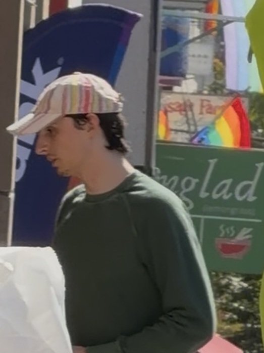 foahcuddles's tweet photo. of course he pulled out a rainbow hat, this was certainly not planned https://t.co/zUFygUXaK1