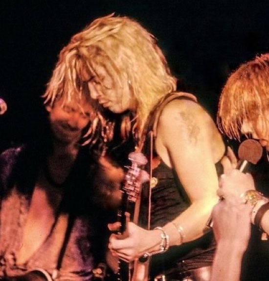 gvnast__n's tweet photo. did you know i like duff https://t.co/j09XBvkZQs