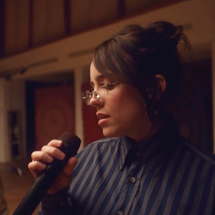 BillieSpotify_'s tweet photo. 🚨Billie Eilish's 'WILDFLOWER' has now surpassed 1 BILLION plays on YouTube Music.

Its the 2nd song from 'HIT ME HARD AND SOFT' to achieve this, and her 7th overall. https://t.co/eJAJBdhiCc
