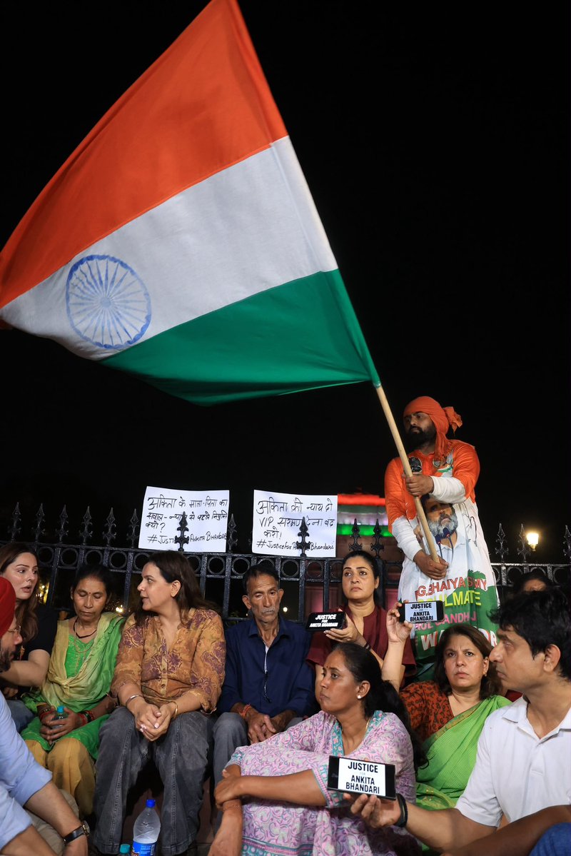 IYC's tweet photo. रात के 2 बजे, अंकिता के लिए...

#JusticeForAnkitaBhandari https://t.co/NMg2K5lKtP