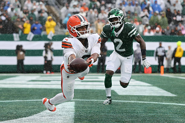 NFL_Longhorns's tweet photo. Isaiah Bond (@isaiahbond_) played 49 offensive snaps. That moves him past C. Johnson and into 9th for offensive snaps by a Longhorn WR since 2012. https://t.co/0OiJWJ1qvX
