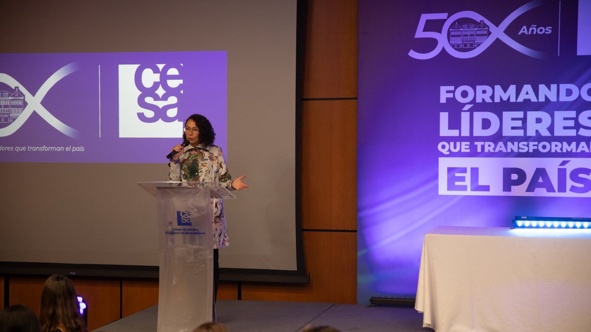 econometria_sas's tweet photo. 🎓 La excelencia se construye con rigor, disciplina y esfuerzo.

Carolina Suárez Hernández, directora general de @econometria_sa, fue invitada a dar el discurso en la ceremonia de Matrículas de Honor 2026-10 del CESA ; allí compartió unas palabras de reconocimiento y motivación a estudiantes de pregrado por sus destacados resultados académicos.

Durante su intervención, destacó la importancia de la preparación, la perseverancia y el rigor como pilares para formar profesionales capaces de generar valor social y liderar con ética.

¡Felicitaciones a todas y todos los estudiantes reconocidos! 👏