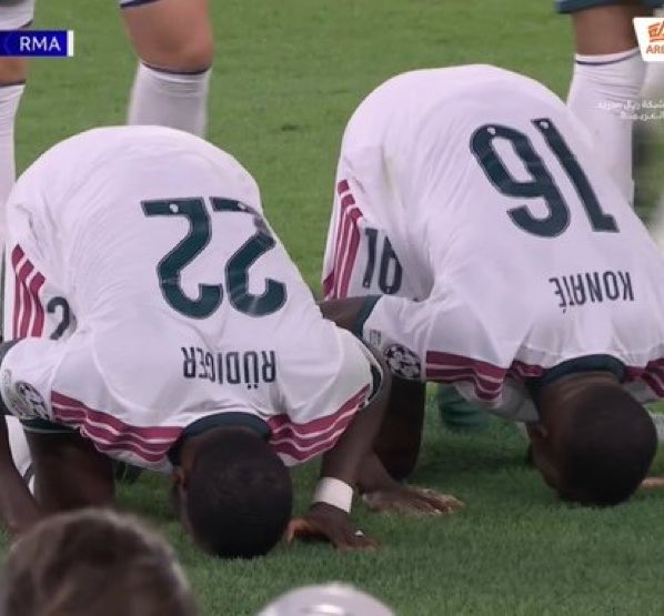 theMadridZone's tweet photo. Antonio Rüdiger and Ibrahima Konaté 🤲🤍 https://t.co/LnEQtSYn1y