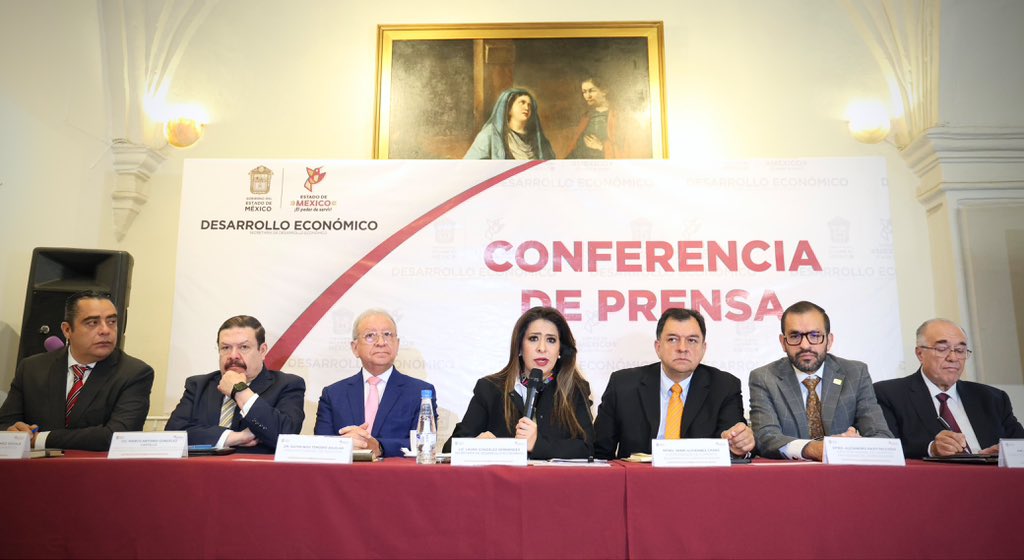 IM_Emprendedor's tweet photo. El Director del #IMEmprendedor, Alejandro Razo, participó en la conferencia de prensa encabezada por la Secretaria Laura González, donde se destacaron avances obtenidos de programas como #CréditoColibrí, Caravanas y Jornadas de Impulso Económico enfocados empresas locales. https://t.co/Xcas0qnKXH