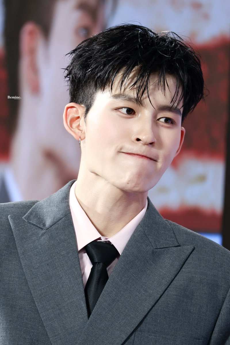 _phuwink's tweet photo. his parents took one look at him and decided to name him pang https://t.co/eZThyGU64l