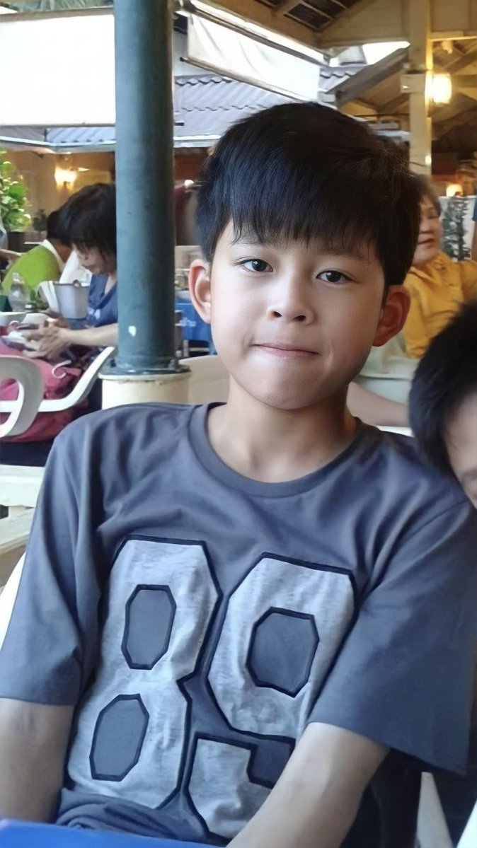 _phuwink's tweet photo. his parents took one look at him and decided to name him pang https://t.co/eZThyGU64l
