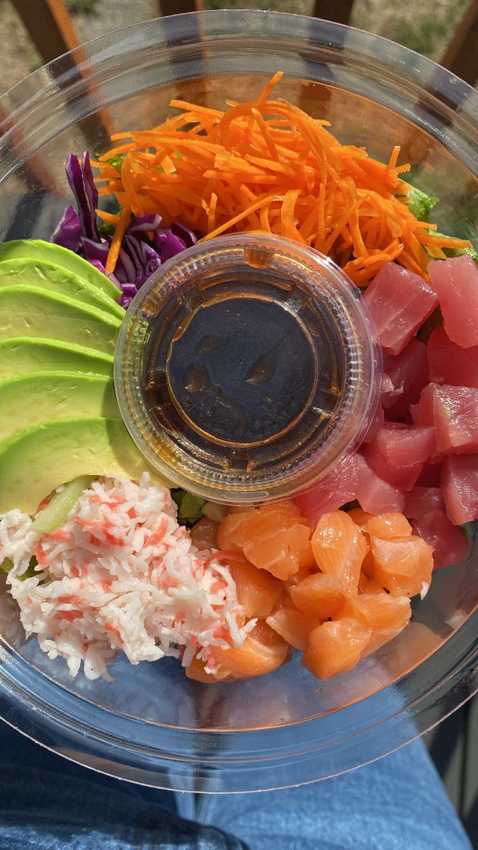 StephMarie___'s tweet photo. Sushi 🍣 Chef understood his assignment! Fly’n Hawaiian 🌺 Poke Bowl minus the rice! https://t.co/oy65zK7oy1