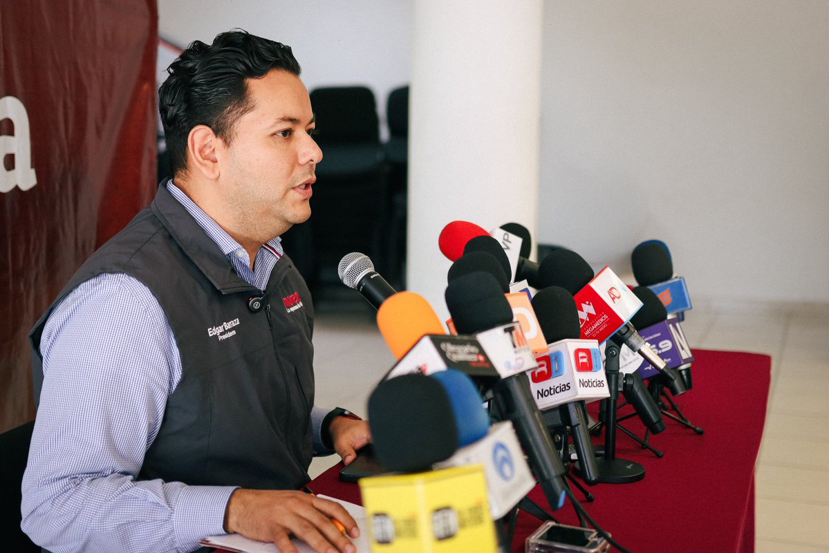 Morena_Sinaloa_'s tweet photo. 📢Se llevó a cabo una rueda de prensa para compartir información y posicionamientos sobre temas relevantes para nuestro estado. Seguimos del lado del pueblo, con compromiso y convicción.

#MorenaSinaloa https://t.co/a8NNmvnubR