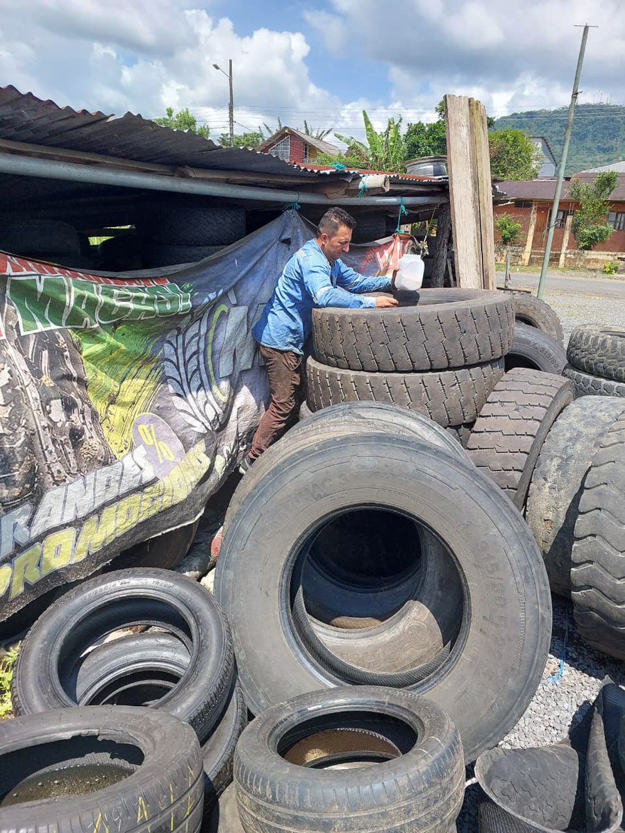 dpsmorona's tweet photo. #Macas | Nuestros equipos de salud recorren los barrios  de la localidad, realizando actividades de control vectorial con inspección, abatización y destrucción de criaderos de mosquitos causantes del dengue.🦟
 ¡Tú también puedes ser parte de la prevención! https://t.co/n1BplJnNA9