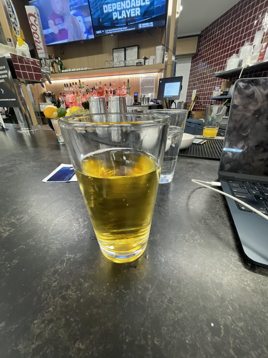 Head_FirstPod's tweet photo. Inbound to Ft Lauderdale for a Bachelor Party…

Name 3 things better than an airport beer? https://t.co/IrlTKKrqxc
