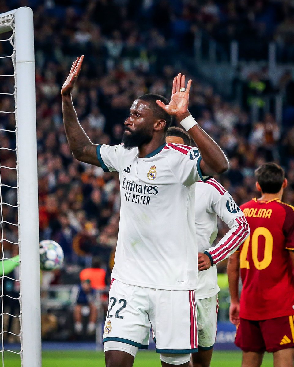 brfootball's tweet photo. Antonio Rüdiger didn't celebrate after scoring the winner against his former club Roma 🙅‍♂️ https://t.co/ajb9e7gNXR