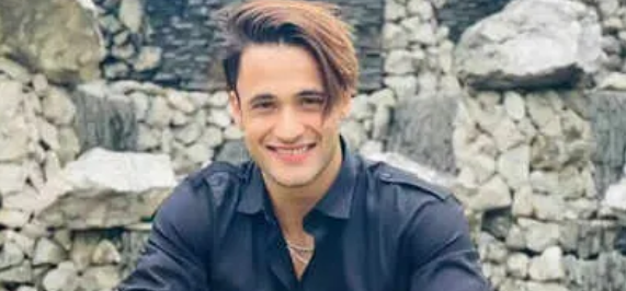 Hasyanama's tweet photo. 🚨Today respect for this guy has increased so much, i liked him then i disliked him, that's personal but atleast he was a real mard.

Saare Bujdil bhar rakhe hai Bigg Boss 20 mai, Fattuo ki Fauj🤡

BRING BACK NAKUL

#BiggBoss20 #BB20 #NakulDhull https://t.co/W9rSZlBEBU