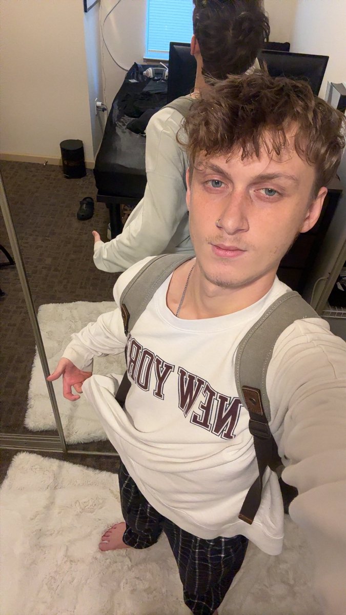 Alphabrayden167's tweet photo. Just got home from classes, ready to drain you losers all night.
So get in my DMs and serve. I want a PC by the end of the week all funded by you losers.

#findom #cashmaster #cashfag
#humanatm #paypig #cashdrain #footmaster https://t.co/RaJufldZkk