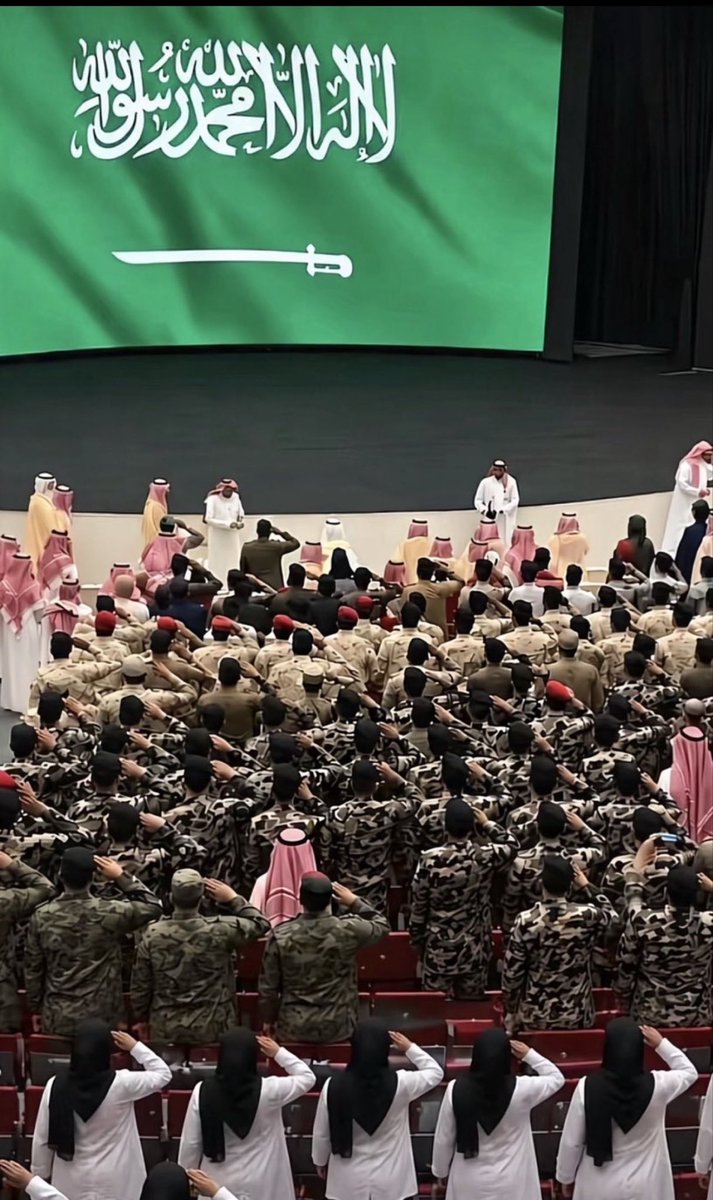 lix_u7's tweet photo. انا جندي سعودي واتحدى الــصـعــاب
كــل ماتطلب الاوطــان لــعــيونــــهــاا🇸🇦 https://t.co/V6skiB0Cb0