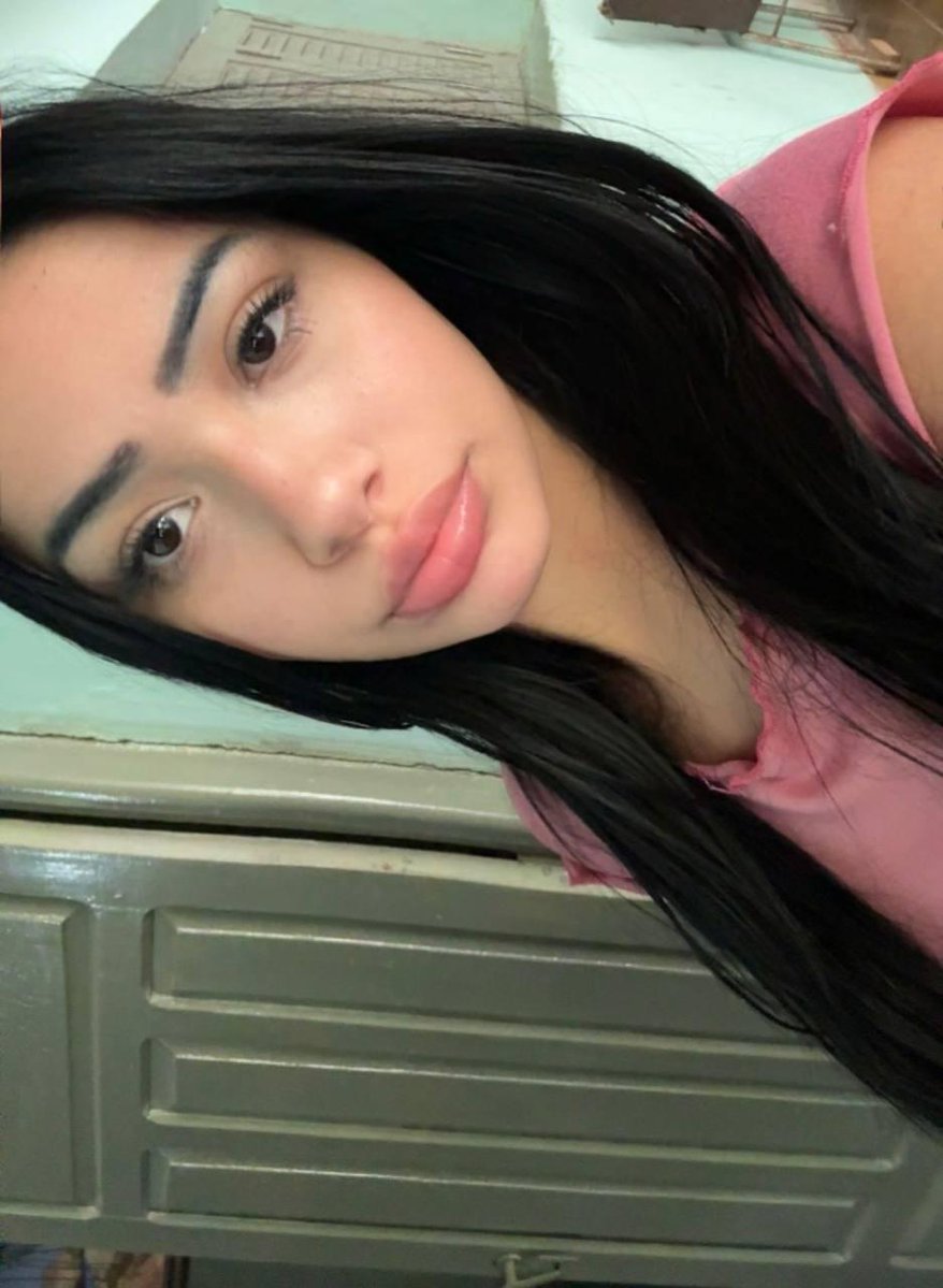 piperera_esme's tweet photo. ion even kno why i took this ngl 😭✨ https://t.co/mvSLFZ4sHA
