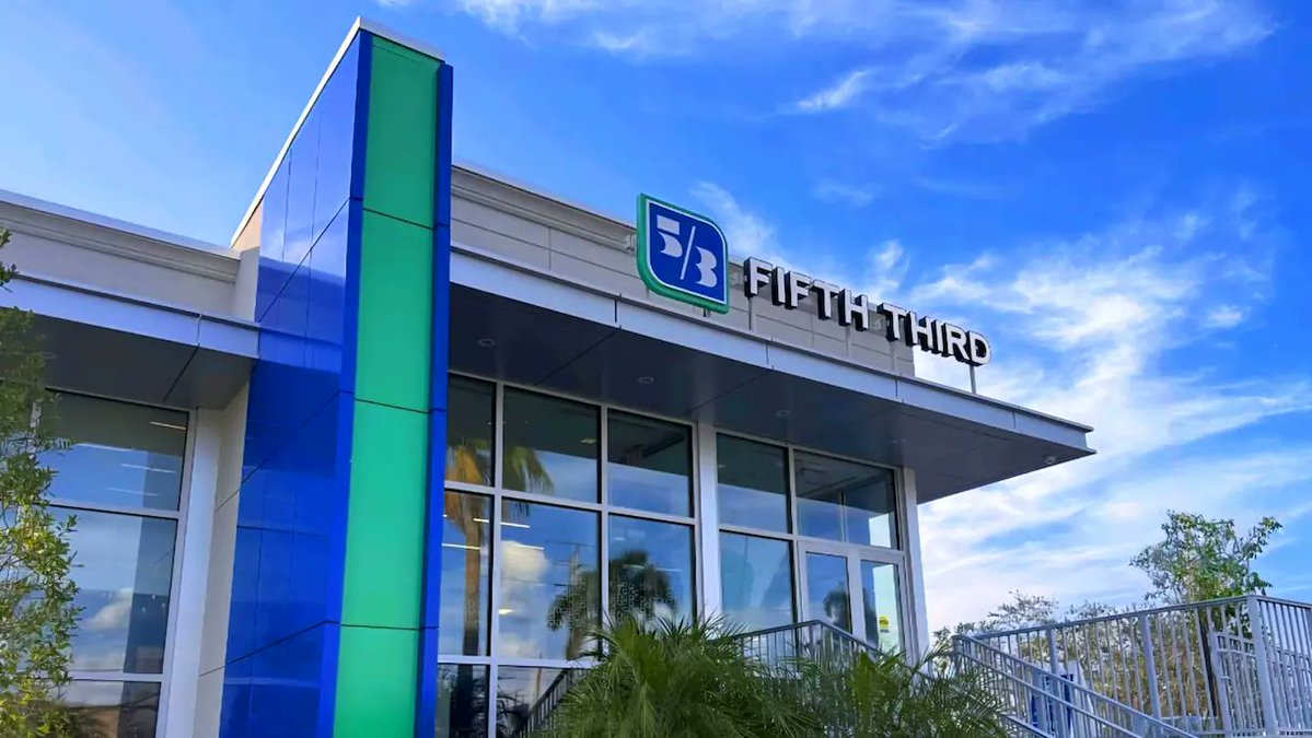 DMagazine's tweet photo. Fifth Third to invest $3.1 billion in Texas communities. The bank also plans to open 60 Dallas-area branches by 2029 following its merger with Comerica. https://t.co/YkJr0CNErK https://t.co/StmZEUhZdp