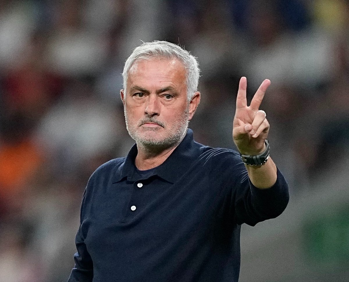 FabrizioRomano's tweet photo. 🚨 José Mourinho: “The 3rd goal we conceded was ridiculous”.

“We cannot concede a goal like this at this level”. https://t.co/ygak28TWKJ