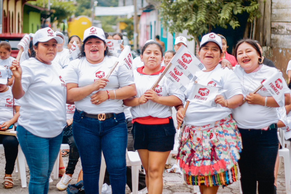 firmesgt's tweet photo. ¡Gracias por tanto cariño! 🐎
Nacimos grandes. Estamos FIRMES. 🫡
Afíliate. Artículo 20, literal h. De la LEPP.

#Guatemala #Firmes #NacimosGrandes #Suchitepequez https://t.co/MM2vLKwzkb