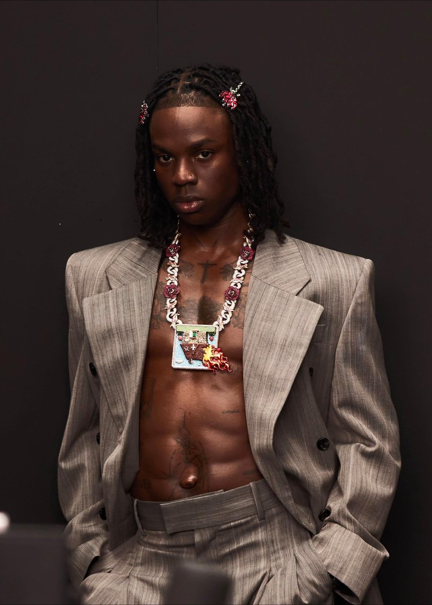 wtfz4y's tweet photo. Rema wearing Bottega Veneta for his Dazed Magazine Photoshoot(2025). https://t.co/LKkOsz6IBE