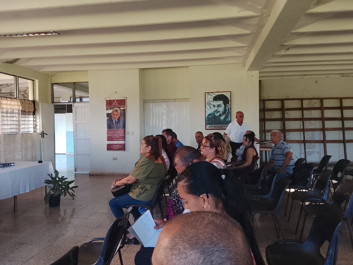 RogelioRafaelP5's tweet photo. Con #HonorHolguineto en la mañana de hoy se recibe en el municipio #Mayari la visita de inicio recurso realizada por un equipo de trabajo de la DPE dirigida por la Subdirectora General. Estuvo presente el Viceintendente para los Programas Sociales.#EducacionMayari. https://t.co/gMuOYDaeWT