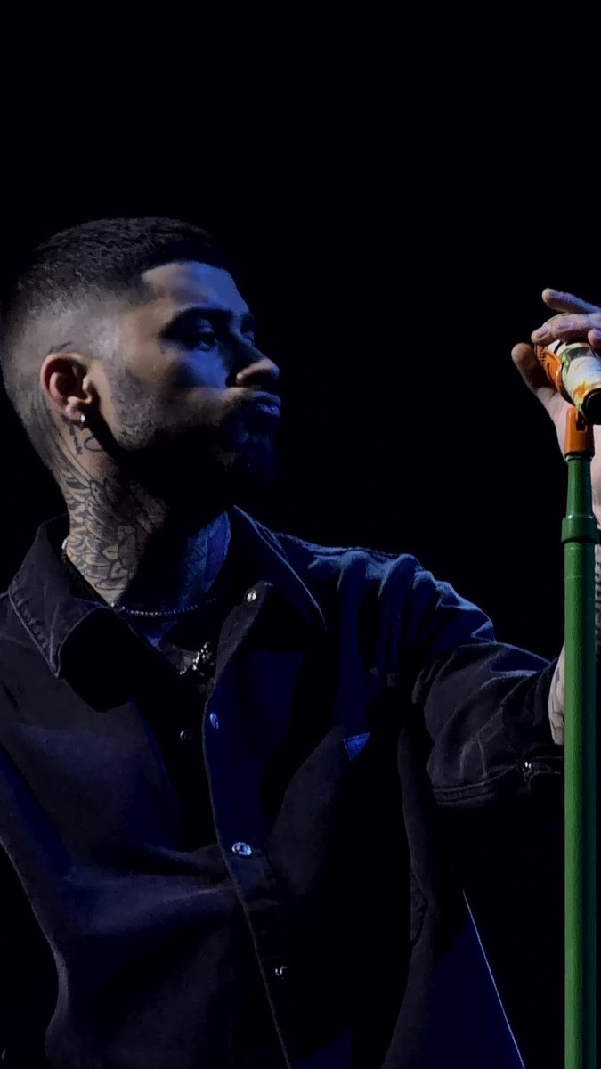 ZaynReport's tweet photo. HQ • Zayn looking absolutely adorable with that little pout on stage in Lima, Peru. 🥹🤍

📸: hadassahhh https://t.co/zQhtjCI7AY