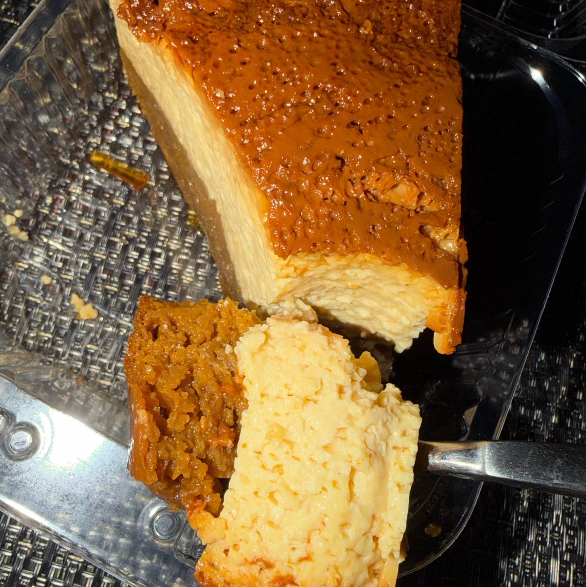 hellokittylvvr's tweet photo. Pumpkin Spice Pumpkin Pan Flan ? God it was so yummy whoever made this needs their ass ate immediately!! https://t.co/rvBqEASlkY