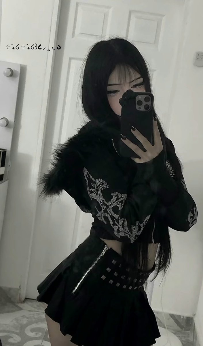 vampireluvrss's tweet photo. put me on a leash and walk me like a cat

#nsfw #nsfwtwt #gamer #egirl https://t.co/OFGz83L4Tm