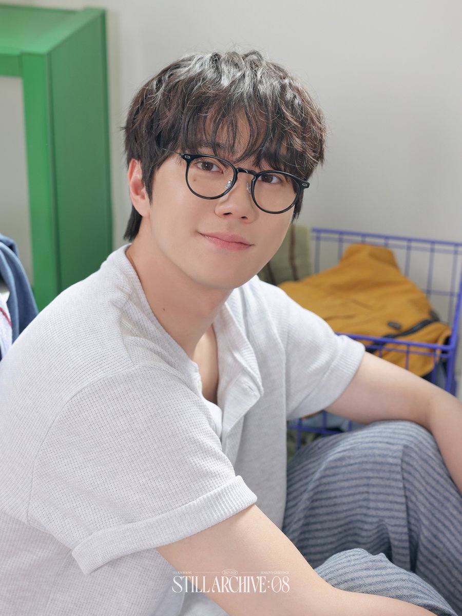fromm_store's tweet photo. 2027-28 LEE JUN YOUNG SEASON’S GREETINGS [STILL ARCHIVE : 08] PHOTO PREVIEW 📹

🔗https://t.co/Wn7sbXKvmP

📚구매자 중 추첨 12명, 사인 폴라로이드 1종 랜덤 증정

📆 ~ 10.25 23:59 (KST)

#이준영 #LEEJUNYOUNG
@BILLIONS_ent_