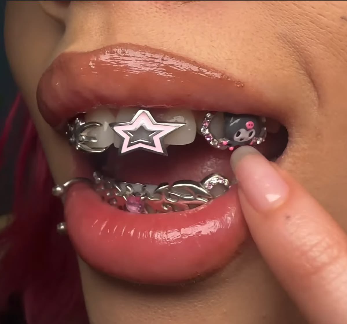 virtualh3arts's tweet photo. Tooth gems and grillz ༺💓༻ https://t.co/Pr74qt3mtj