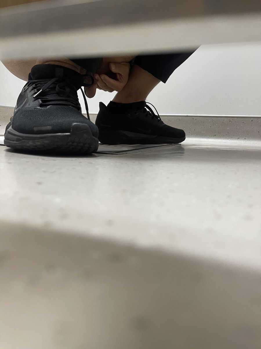 xiaozhoubuwan's tweet photo. 第一次偷拍🤭 https://t.co/rZYNYEPAXP