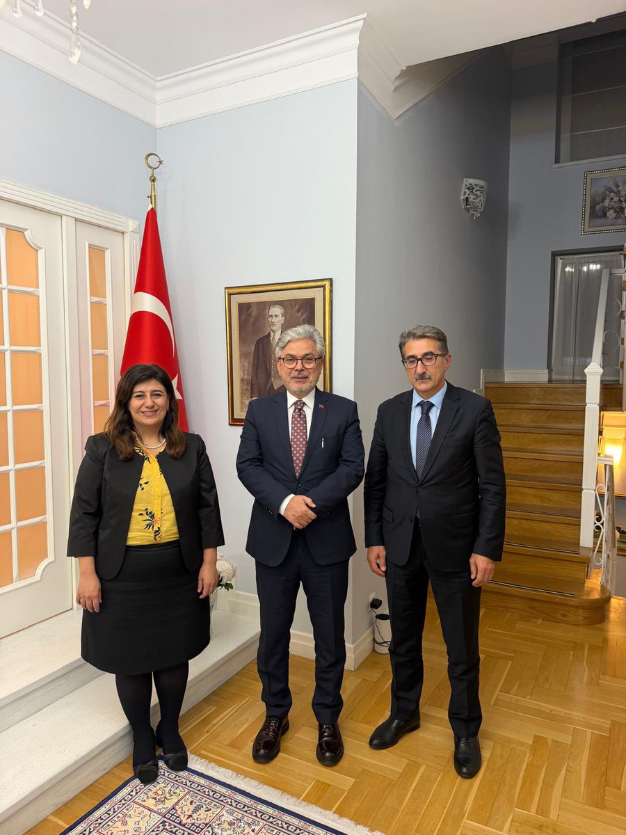 farukyelkenci's tweet photo. Kazakistan’da programlarımıza eşlik eden ve bizleri ağırlayan Almatı Başkonsolosumuz sayın Tuba Alan Özdenfedakar’a, ekibine, Eğitim Ataşemiz Şükür Köse’ye samimi ev sahiplikleri için teşekkür ediyor, bu güzel coğrafyadaki çalışmalarında muvaffakiyetler diliyoruz. https://t.co/2gCFmOZQfc