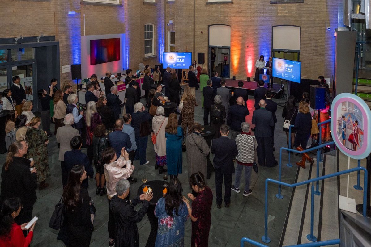 GoSongjiang's tweet photo. International Tour of Traditional #ChineseArt lands in Liverpool for its 6th stop: Cloud Ferry of Art (Yunjin Yidu). 
Showcased at the world-class National Museums Liverpool, #Songjiang’s intangible #culturalheritage treasures are raising the global profile of Humanistic Songjiang and carrying Jiangnan culture to the world.