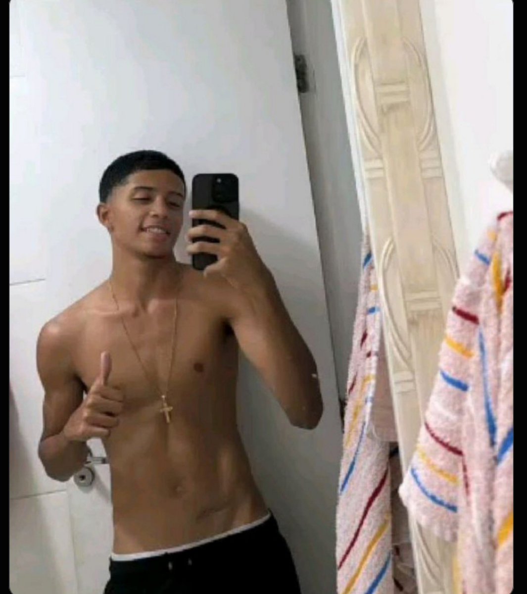 Gabriel34431034's tweet photo. Entrem nesse grupo de broderagem 🫦⚔️🍒🌈

Link: https://t.co/A7TW5viZqB
https://t.co/A7TW5viZqB
https://t.co/A7TW5viZqB https://t.co/FDjnJk8ZC6