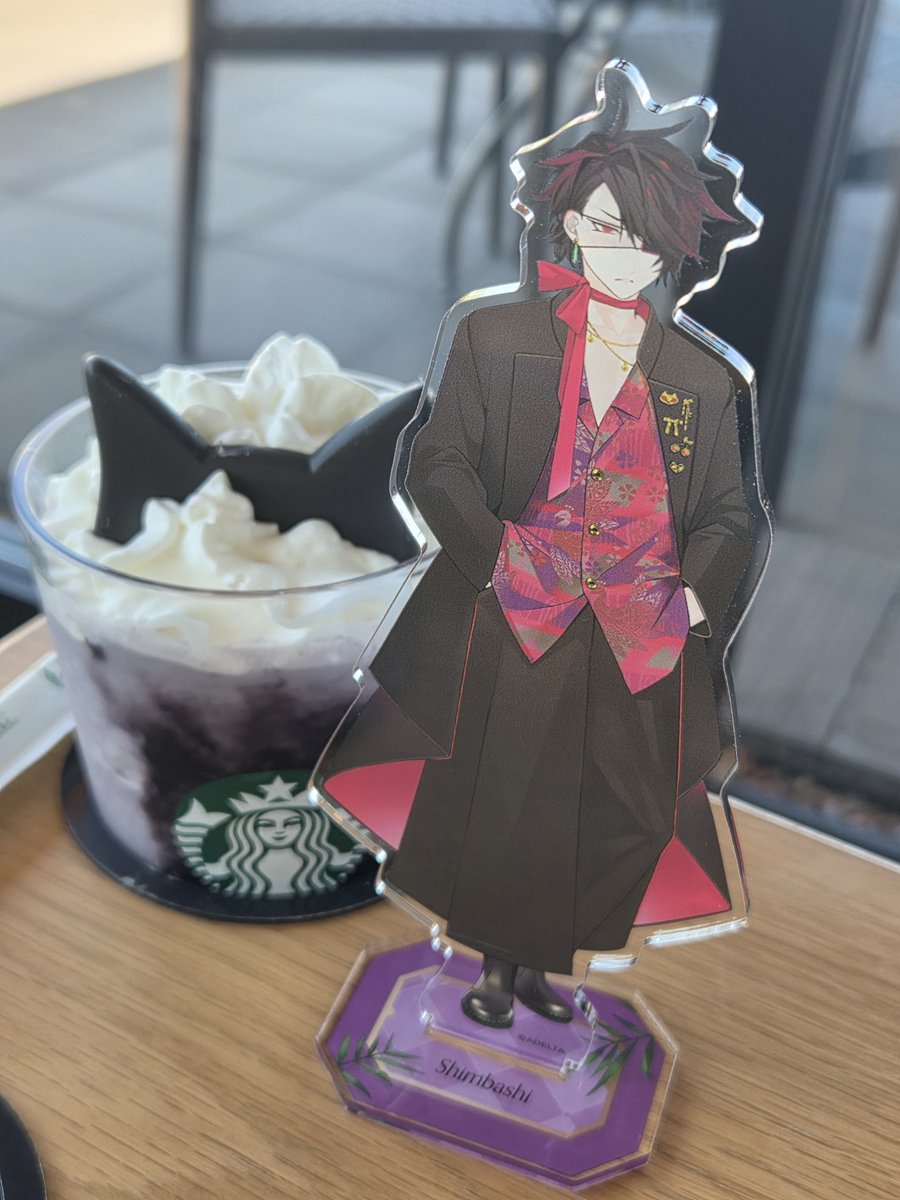 moke351354's tweet photo. スターバックスネコチャン https://t.co/gxCB7XA0yb
