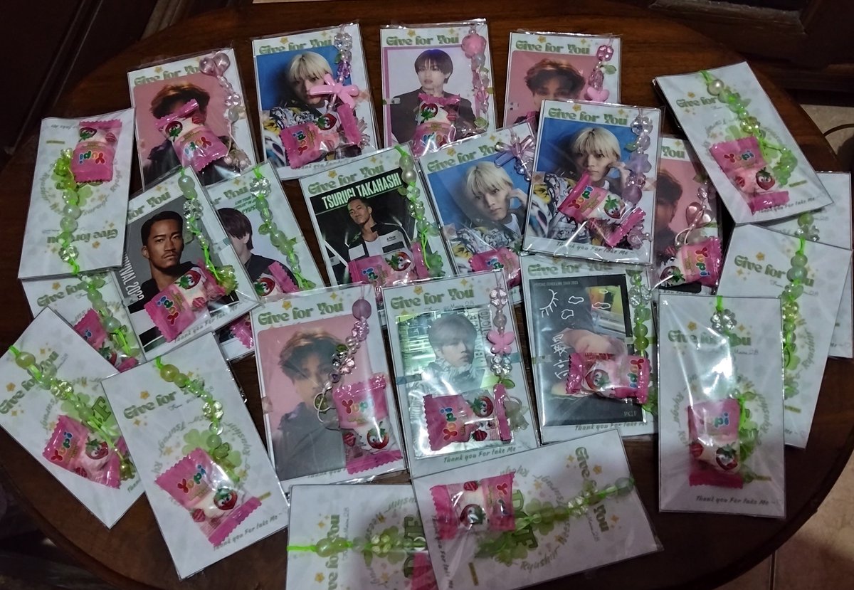 Merirs_28's tweet photo. Buat yg nanti dateng..
aku bikin ini, nggak banyak tp..

- PC+ phone strap 
- Phone strap only

#PCF_DIFFERENT
#PCF_DIFFERENTinJKT
#PSYCHICFEVER https://t.co/GxEyxAZ0y8