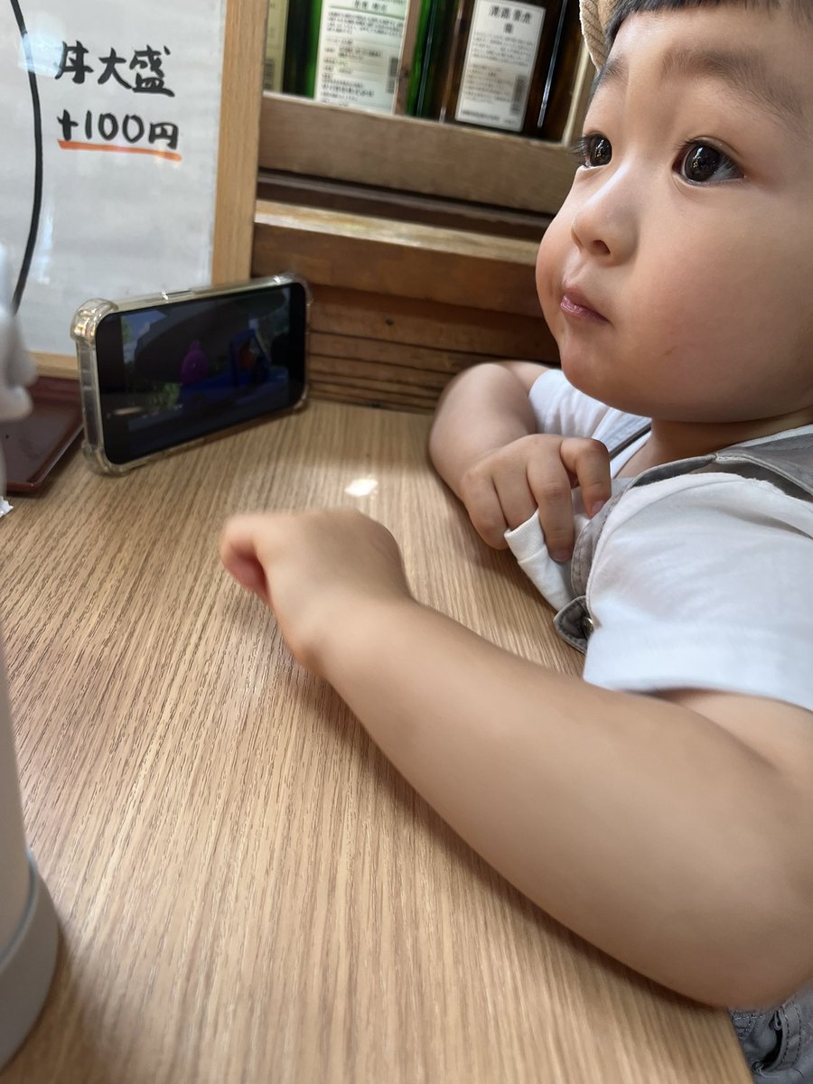 osushi0sush1's tweet photo. ①号とおすし https://t.co/ECQ0m46cKV