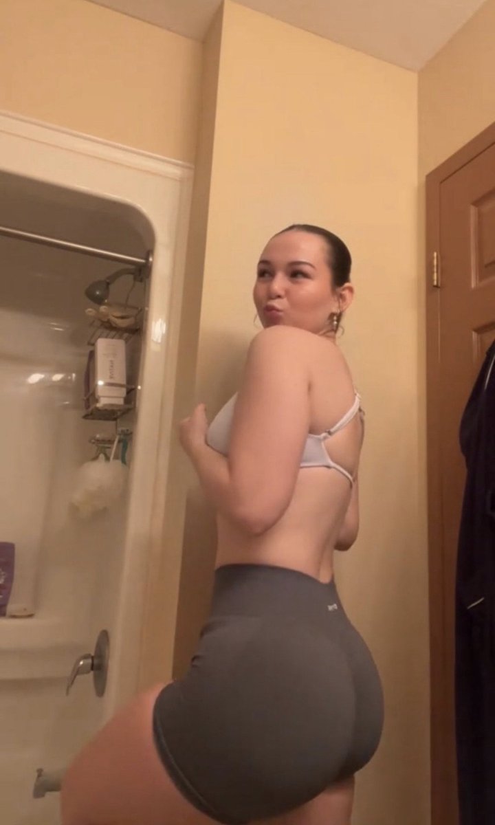 Alex_ghhy's tweet photo. I just cant get enough of sluty irls and the cucks who send them 🤤🤤 https://t.co/Ez2u9O9ERf