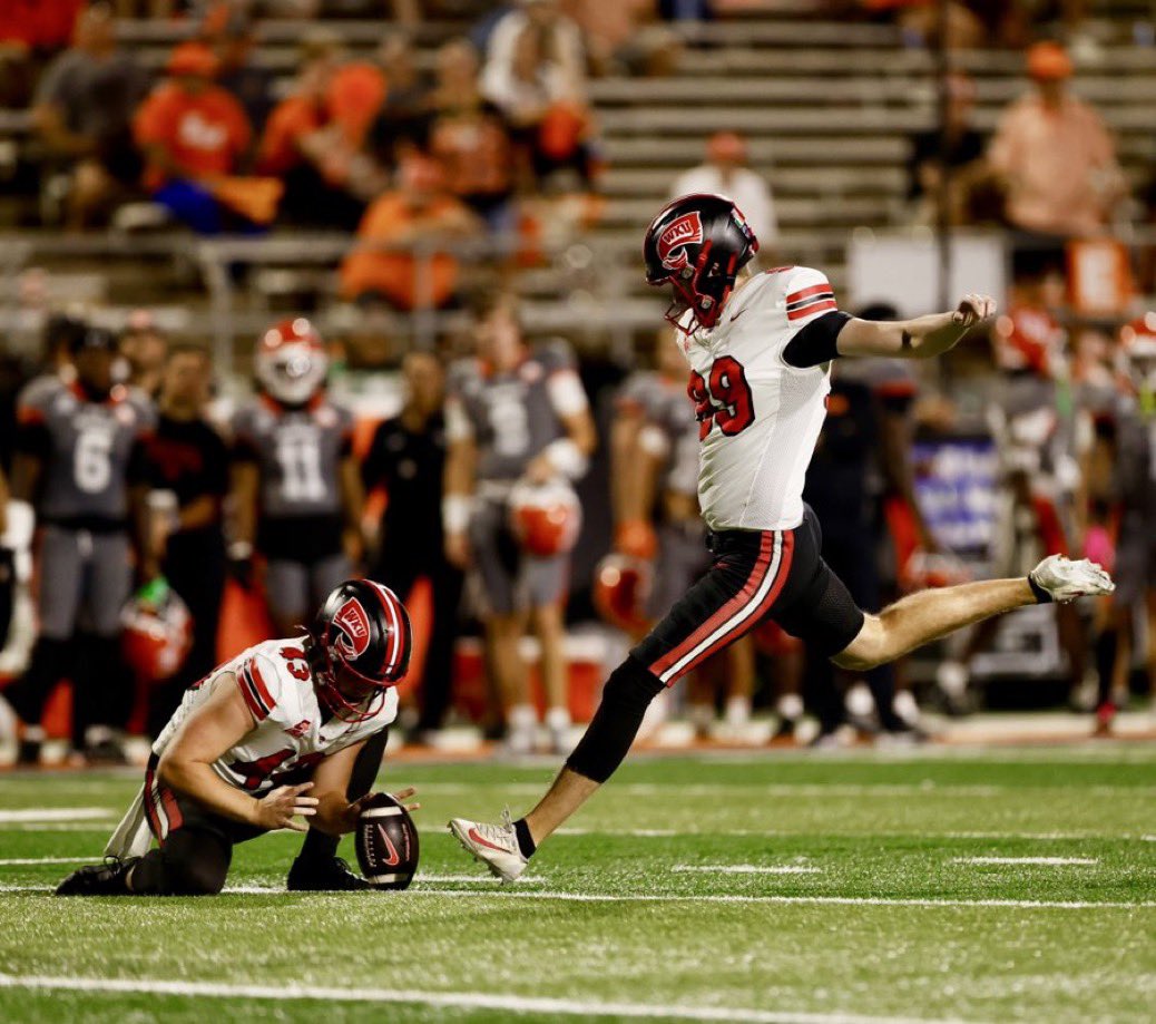 greengoanalytic's tweet photo. ๐ฅOtro Field Goal de @WKUFootball
16-3 arriba de @BearkatsFB
#GreenGoAnalytics #FreePick #NCAAF #SportsAnalytics #SamHouston https://t.co/vRitbZH3KF
