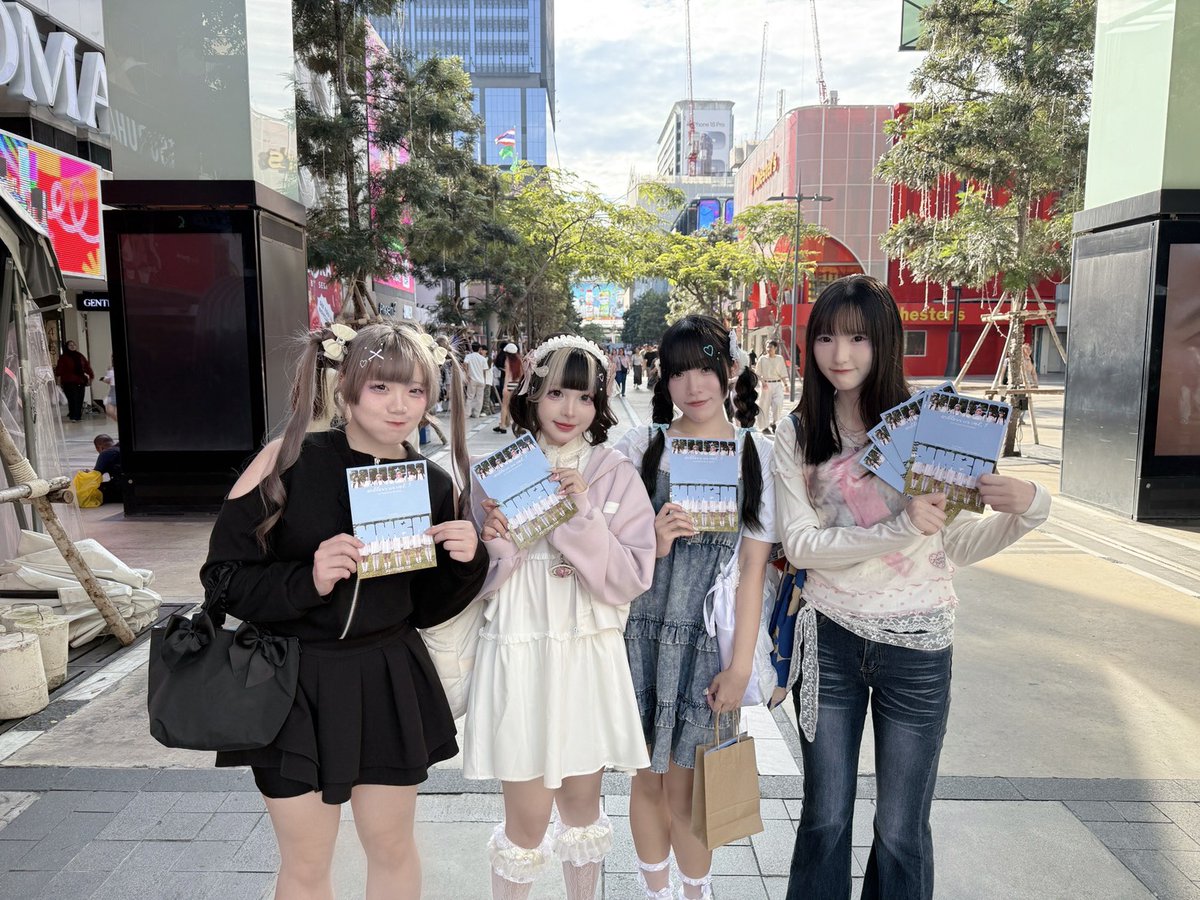 ymbm_idol's tweet photo. วันนี้พวกเรา you maybe me มาทำภารกิจอะไรกัน รอติดตามได้ในทาง Tiktok และ Reels ได้เลย

#SONNETTA
#youmaybeme_idol
#ymbm_idol https://t.co/Kfcq276V7C