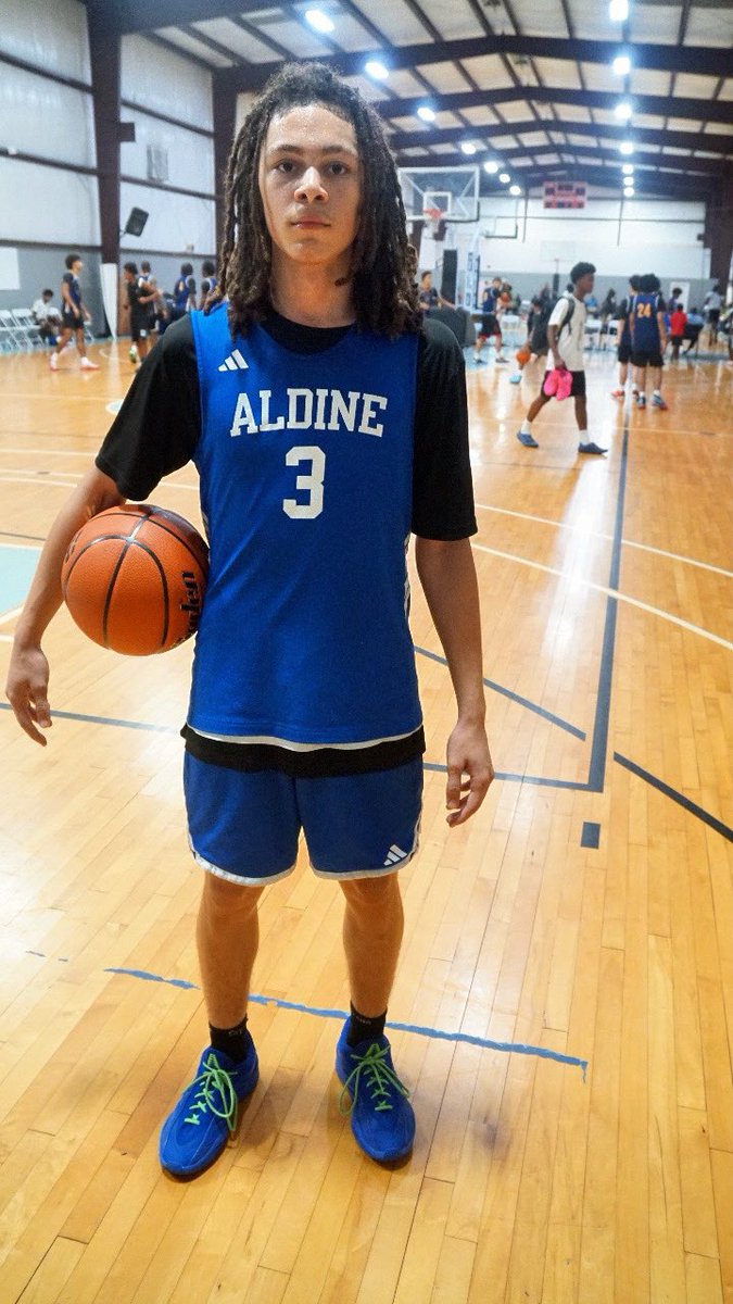 Extratsportshub's tweet photo. 📈 

Aeric Davis ( #3 ) - Looking forward to his developnent as a leader for @AldineBoysHoops 

Anthony Boutte Jr -  Poised Guard and excited to see his growth as a premier guard in TX 2031 

Ca'liel Brown (2031 ) - Emerging as a leader as one of the best guards in TX 2031 . (11) https://t.co/Jx8eQrBtnm