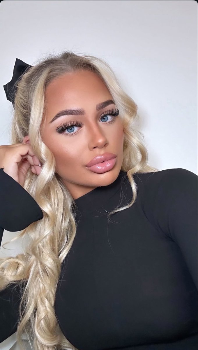 UkSluz's tweet photo. Nutty face with a massive rack, one stroke won’t hurt 😉😵‍💫#busty #tart #chav #wankchat #horny #cumtribute #cumtrib #tribute #faceporn #filler https://t.co/oGtwNqhdlA