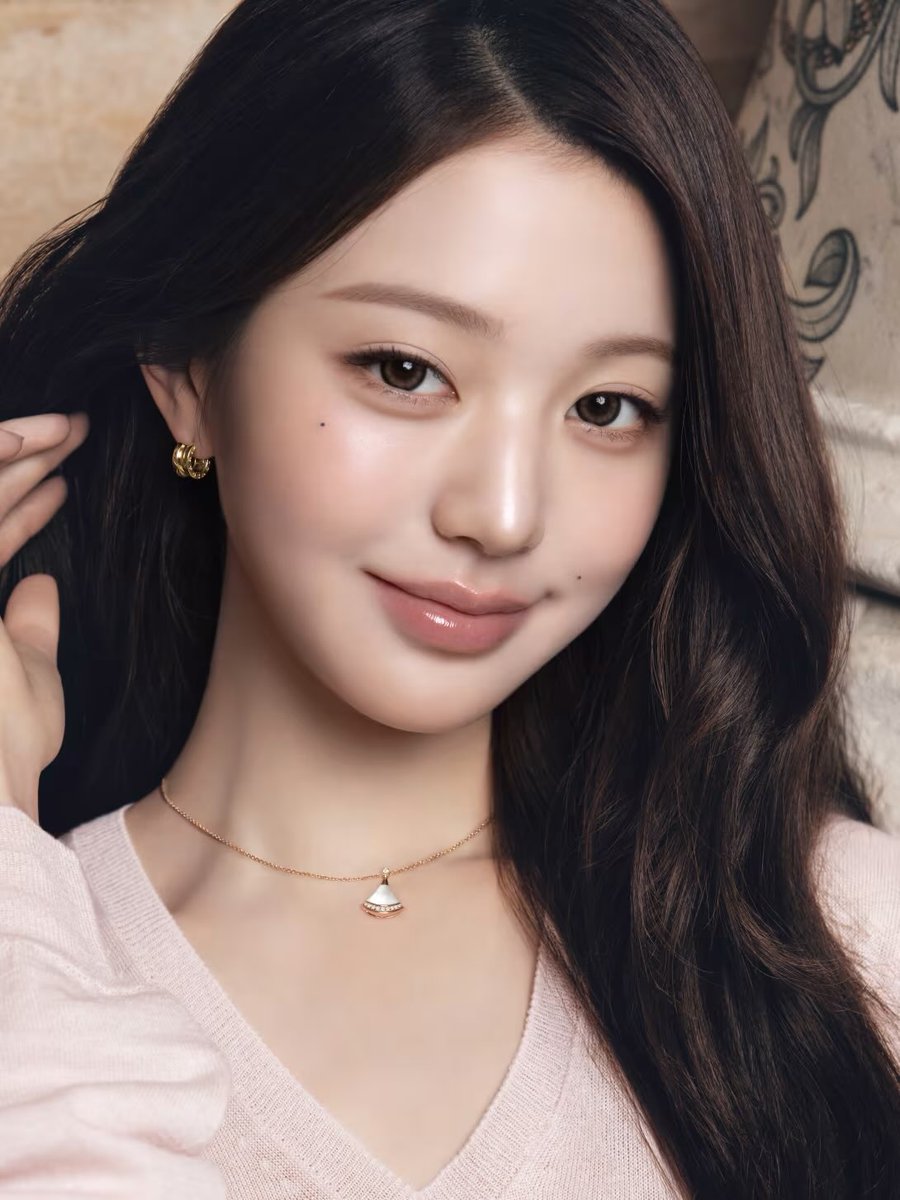 wonyoungdollz's tweet photo. Princess Wonyoung for BVLGARI ✨ https://t.co/jdHQ7p7FHX