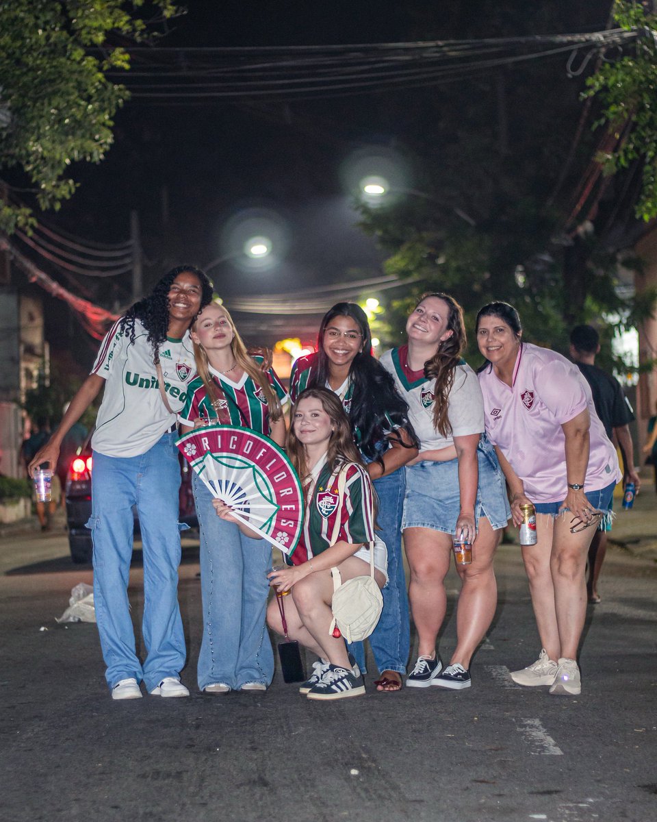 FluminenseFC's tweet photo. Fluminense Football Club e a Melhor Torcida do Mundo. Noites de Copa ❤️💚

📸: Leonardo Brasil/FFC https://t.co/FMBdoiXkHh