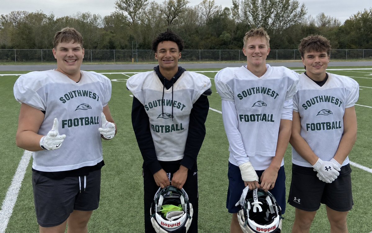LSWHawkFB's tweet photo. Our practice players of the week! @PrestonV68798, @ChezJones756916, @MaddoxMeyer2304, &amp; Braxson! https://t.co/b3PE2H53Qj